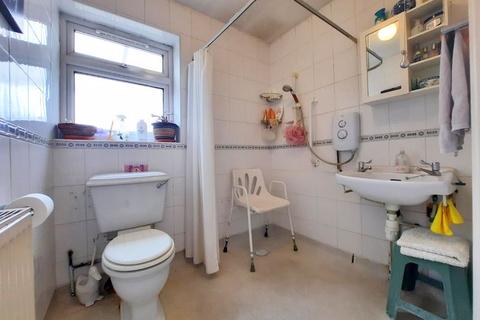 71 Beech Road, Feltham, TW14 8AJ