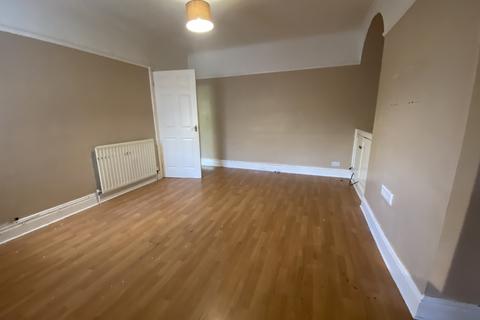 3 bedroom flat to rent, Tantobie Road, Newcastle Upon Tyne NE15