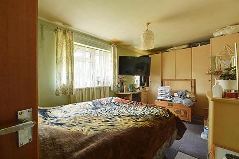25 Paton Road, Bexhill-on-sea, TN39 5DJ