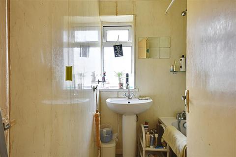 25 Paton Road, Bexhill-on-sea, TN39 5DJ