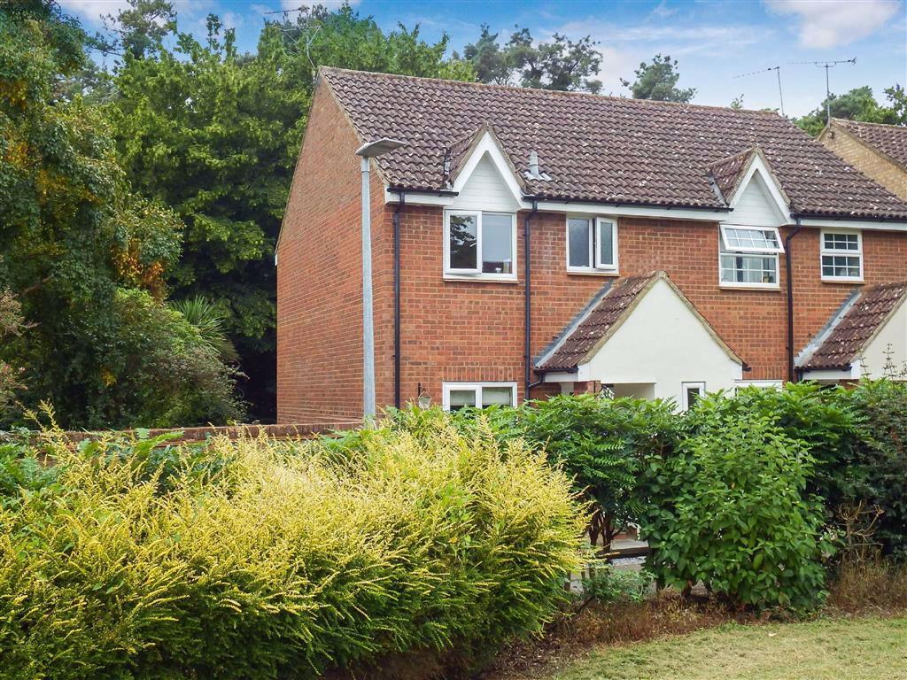 Conifer Walk, Stevenage, Hertfordshire, SG2 3 bed semidetached house £325,000
