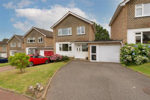 23 Chieveley Drive, Tunbridge Wells, TN2 5HG