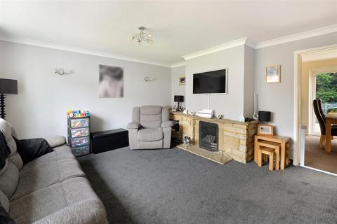 23 Chieveley Drive, Tunbridge Wells, TN2 5HG