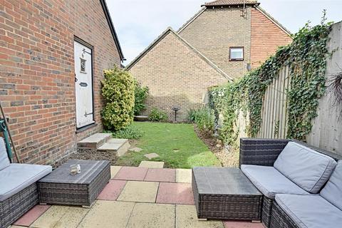 6 Sumner Close, Rolvenden, Cranbrook, TN17 4NW