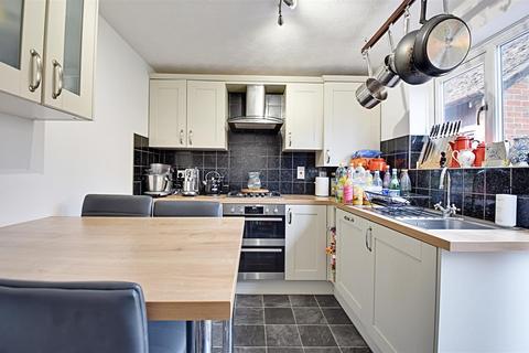 6 Sumner Close, Rolvenden, Cranbrook, TN17 4NW