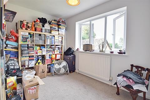 6 Sumner Close, Rolvenden, Cranbrook, TN17 4NW