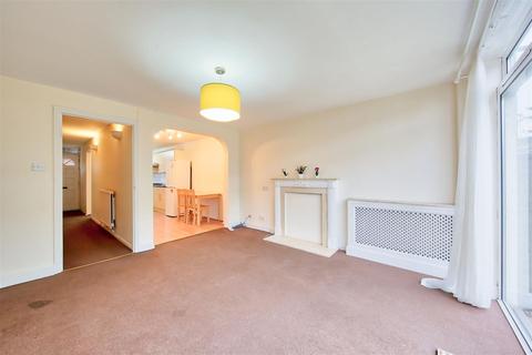 21 Willow Tree Close, London, SW18 3EL