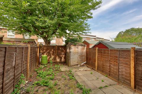 21 Willow Tree Close, London, SW18 3EL