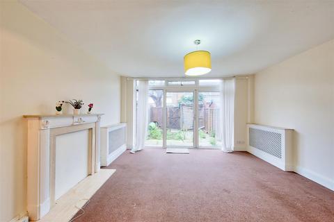 21 Willow Tree Close, London, SW18 3EL