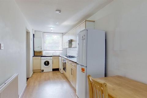 21 Willow Tree Close, London, SW18 3EL