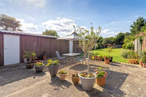 6 Birkdale Close, Worthing, BN13 2RD