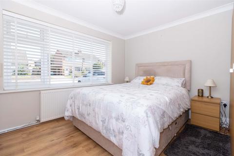 6 Birkdale Close, Worthing, BN13 2RD
