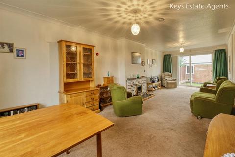 27 Bernard Grove, Stoke-on-trent, ST3 7NZ