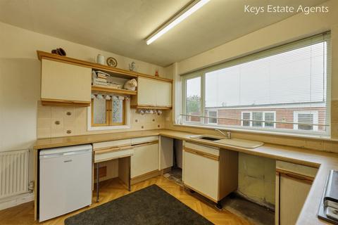 27 Bernard Grove, Stoke-on-trent, ST3 7NZ