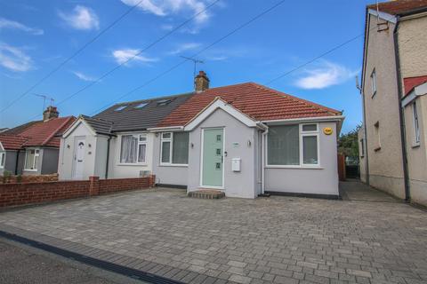 144 Burnway, Hornchurch, RM11 3SQ