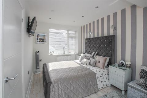 144 Burnway, Hornchurch, RM11 3SQ