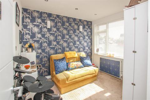 144 Burnway, Hornchurch, RM11 3SQ