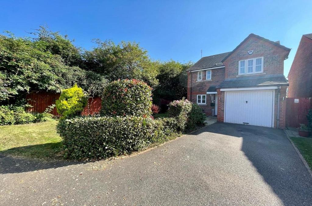 Walkers Way, Wootton, Northampton, NN4 3 bed detached house £340,000