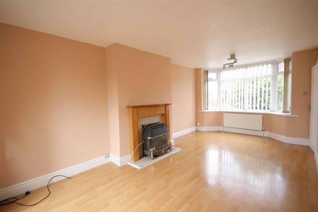 Dawlish Avenue, Droylsden 3 bed semidetached house £750 pcm (£173 pw)