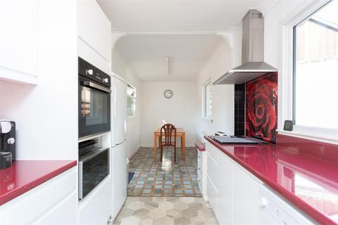 5 Bonhard Avenue, Scone, Perth, PH2 6PZ