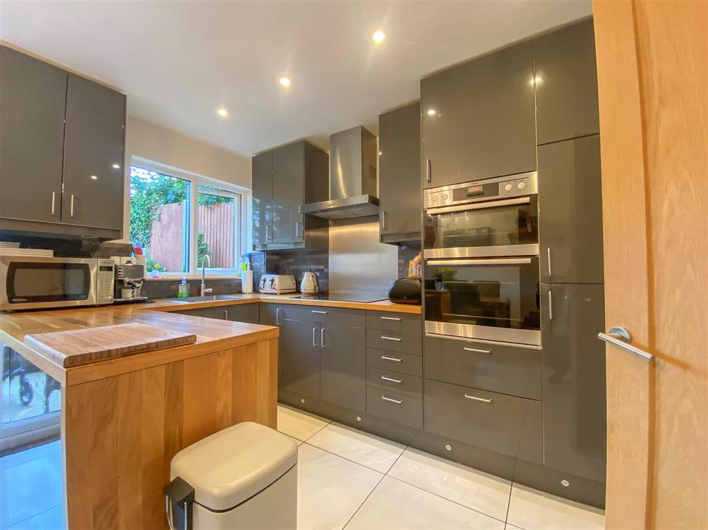 Kitchen 3.jpg