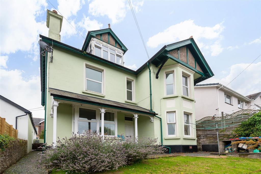 Westville Hill, Kingsbridge 2 bed apartment £185,000