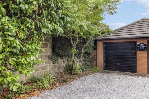 1 Crab Apple Close, Harrogate, HG1 3AZ