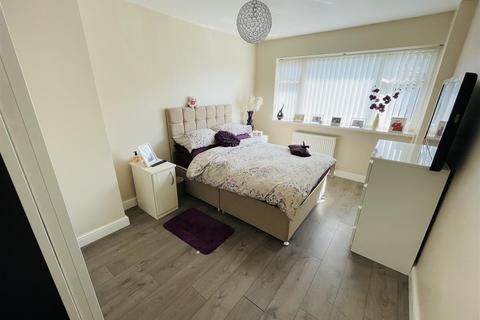 19 Quantock Drive, Nuneaton, CV10 8PU