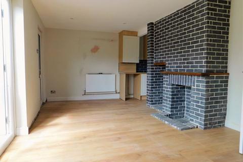 3 bedroom semi-detached house to rent, Cranmore View, Frome