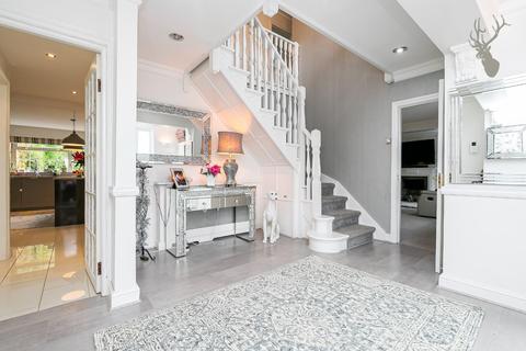 55 Broadstrood, Loughton, IG10 2SB