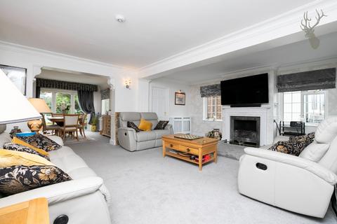 55 Broadstrood, Loughton, IG10 2SB