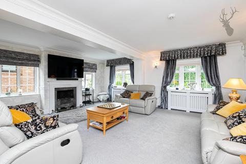 55 Broadstrood, Loughton, IG10 2SB