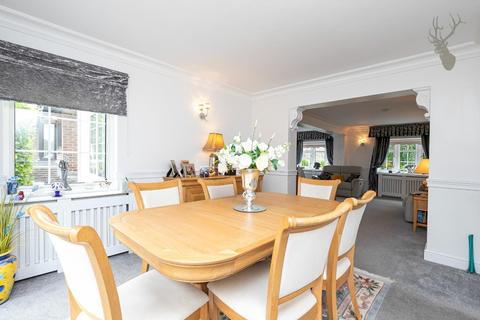 55 Broadstrood, Loughton, IG10 2SB