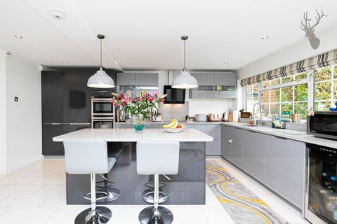 55 Broadstrood, Loughton, IG10 2SB