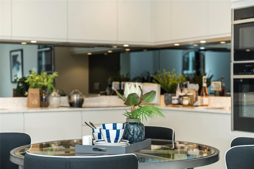 Dining/Kitchen Area