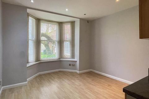 Studio to rent, Magnolia Court, Blandford Forum