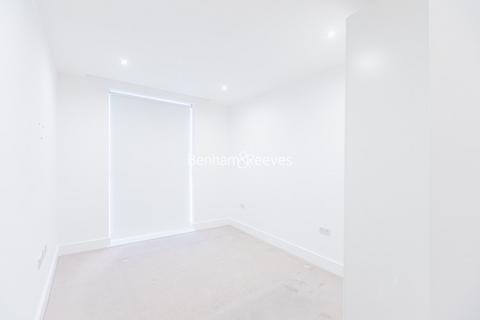 undefined, Levett Square,  Kew TW9