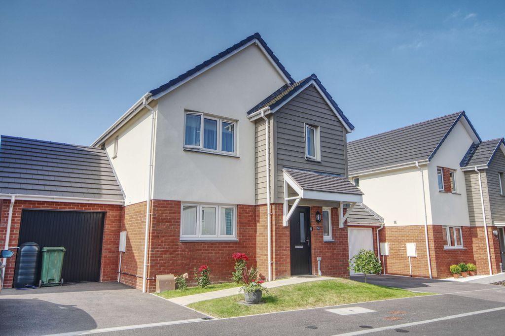 Highgrove, Barnstaple EX31 3SX 3 bed detached house £395,000
