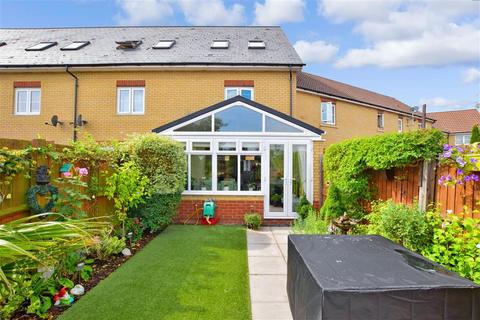 5 Bell Close, Laindon, Basildon, SS15 5NG