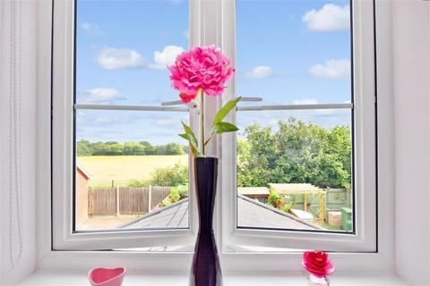 5 Bell Close, Laindon, Basildon, SS15 5NG