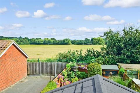 5 Bell Close, Laindon, Basildon, SS15 5NG