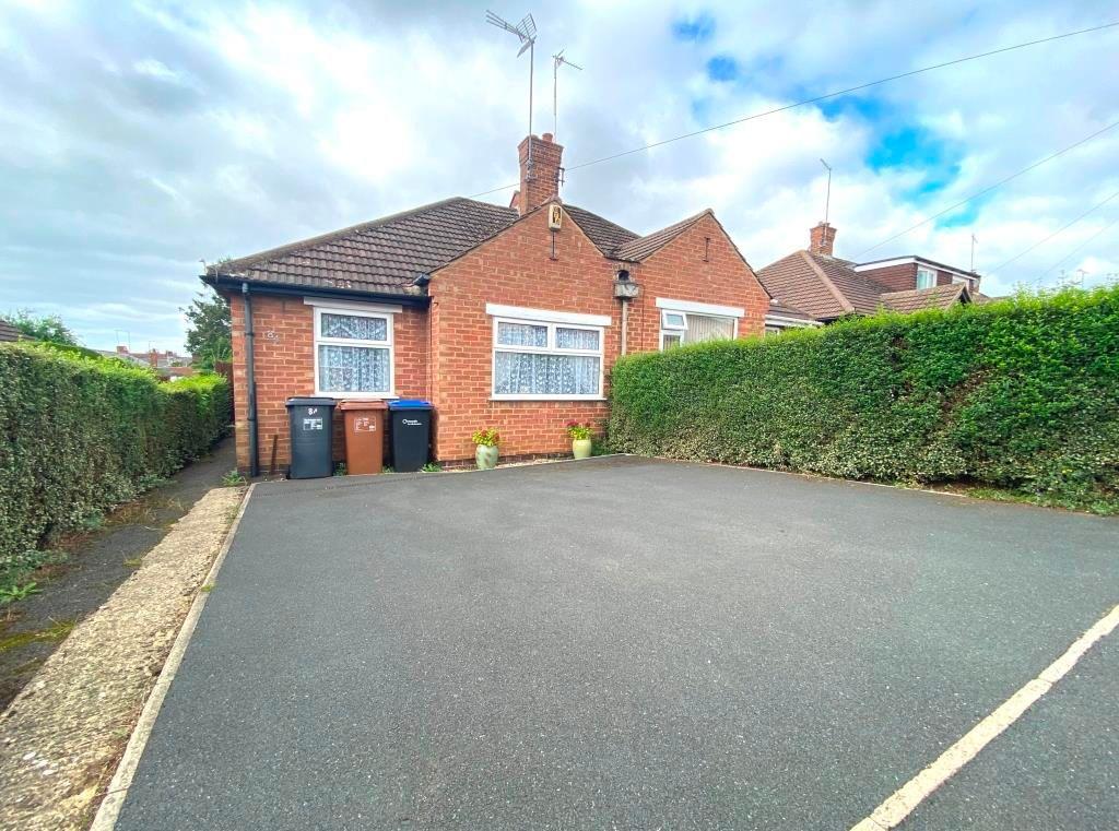 Knights Lane, Kingsthorpe, Northampton NN2 6QL 2 bed property £775