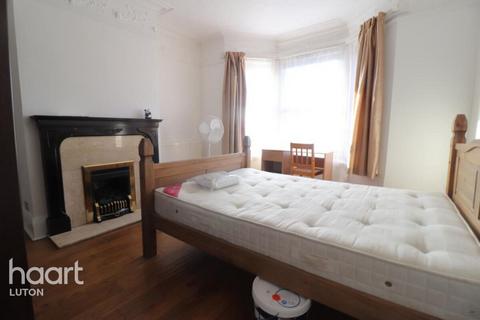 4 bedroom terraced house to rent, Crawley Green Road, Luton
