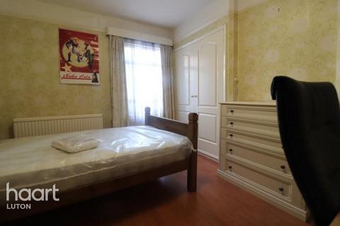 4 bedroom terraced house to rent, Crawley Green Road, Luton