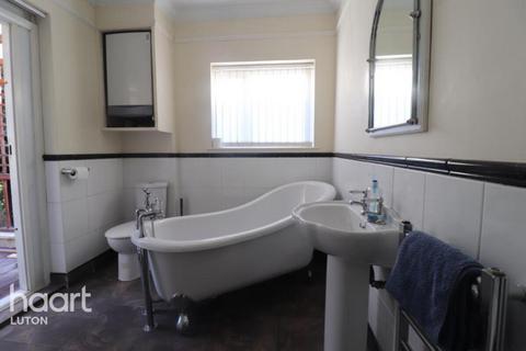 4 bedroom terraced house to rent, Crawley Green Road, Luton