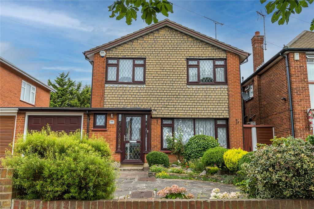 Woodgrange Drive, Thorpe Bay, SS1 3 bed detached house £525,000