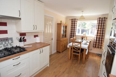 11 Beauchamp Drive, Amesbury, Salisbury, SP4 7TT