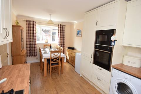 11 Beauchamp Drive, Amesbury, Salisbury, SP4 7TT