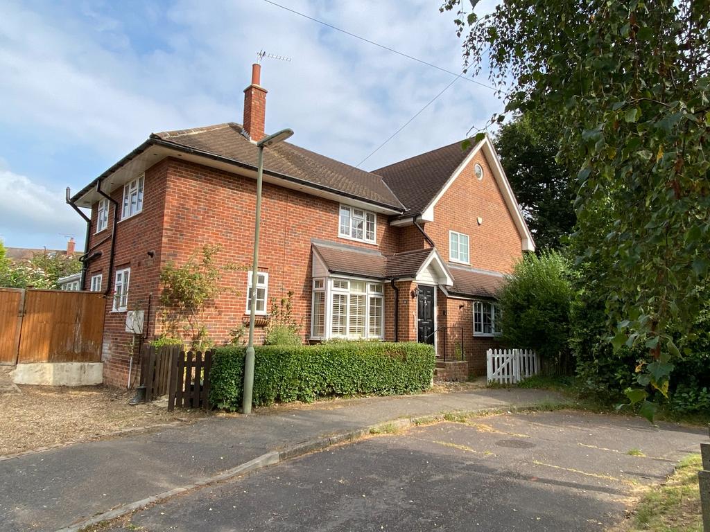 CHOBHAM 3 bed semidetached house £500,000