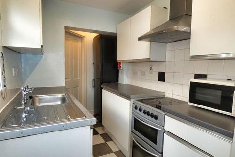 4 bedroom house share to rent - Heath Street, Newcastle-under-Lyme, ST52BU